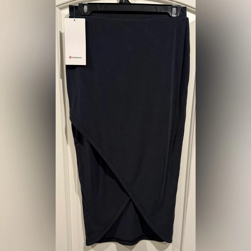 Lululemon Athletica Black Softstreme Column Midi Skirt - NWT! - Image 4
