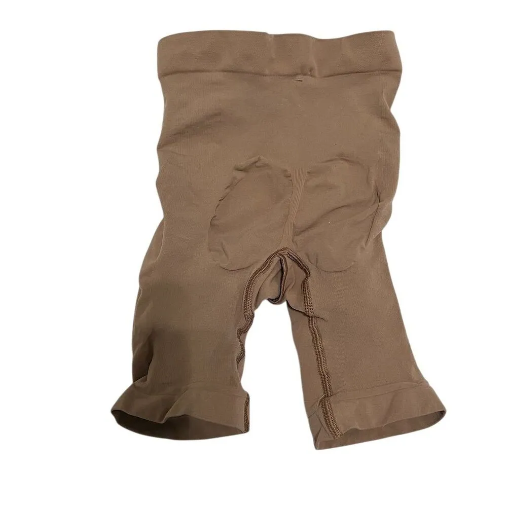 SKIMS Women's Seamless Sculpt Mid Thigh Shapewear Shorts XS Beige - Image 5