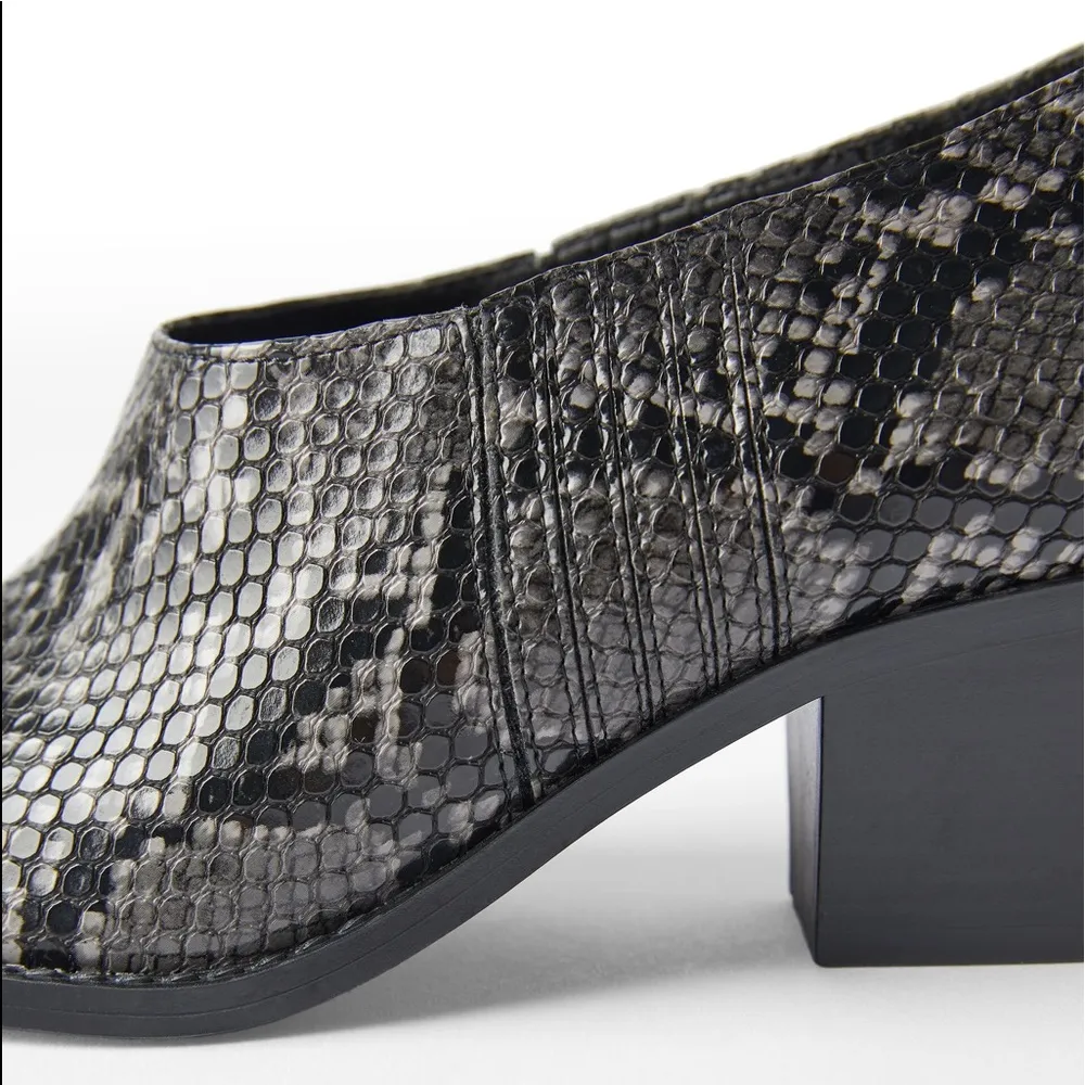 Zara ANIMAL SNAKE PRINT COWBOY HEELED ANKLE BOOTS GRAY/BLACK NEW. - Image 4