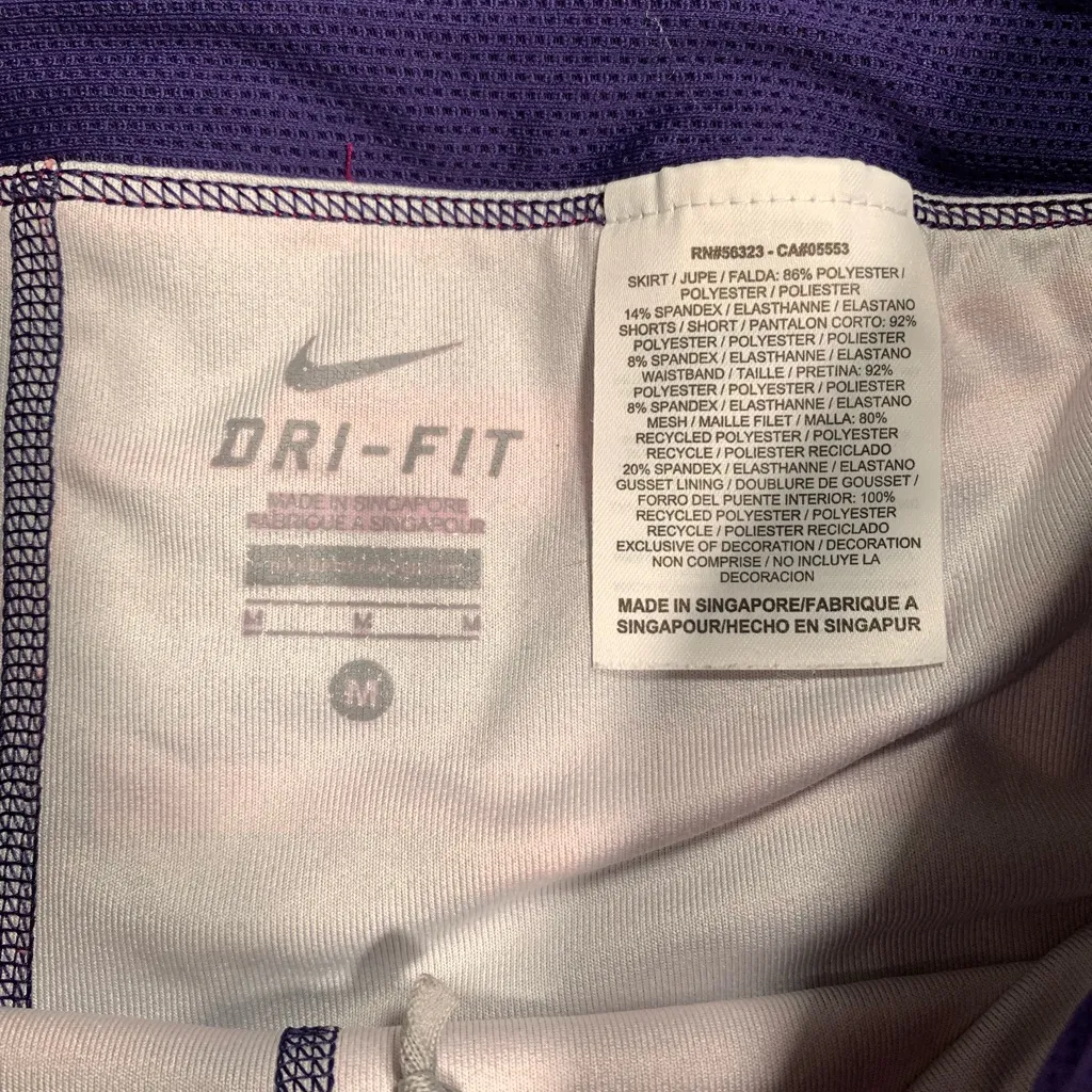 Nike Fuchsia skort with Navy Accents medium - Image 4