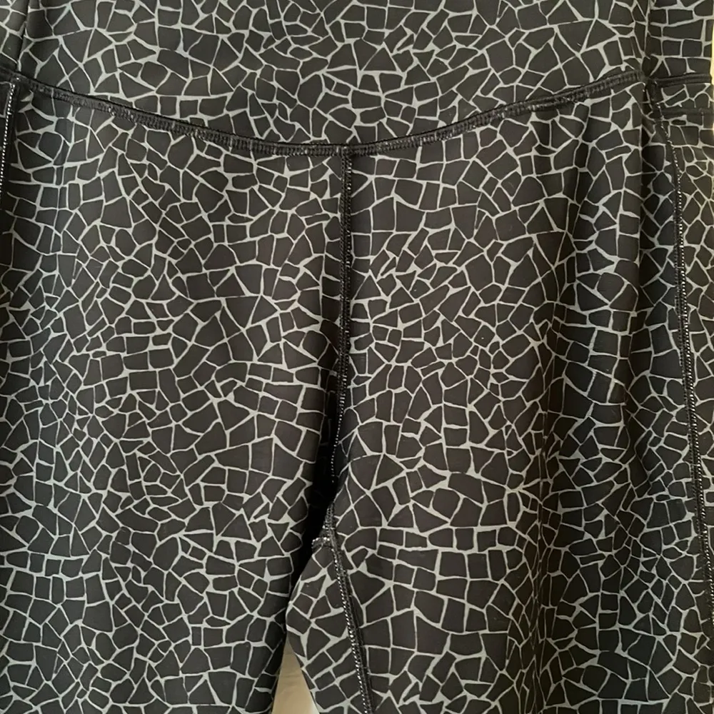 CALIA By C.U. Leggings black/green cracking print size M GUC Black Size M - Image 4