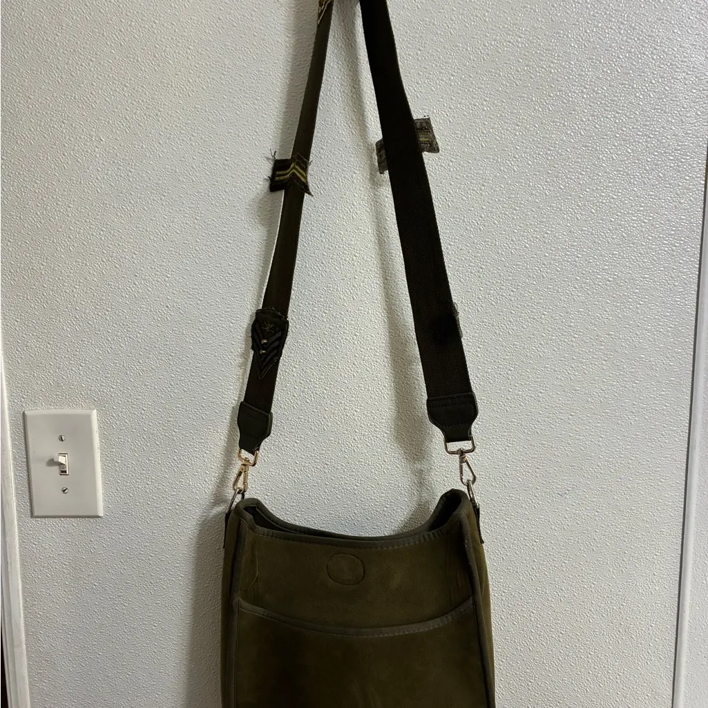 Ah dorned NY Classic Messenger Crossbody Velvet Velour Bag Vegan olive green - Image 2