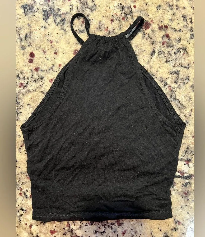 Forever 21 woman’s size small black crop top - Image 3