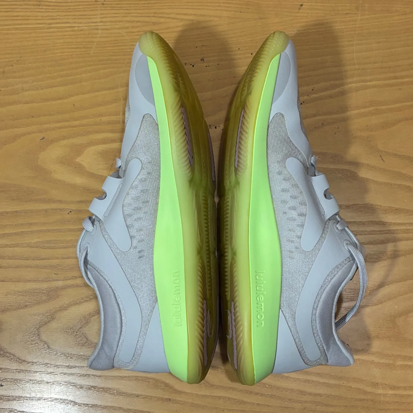 Lululemon W Strongfeel Trainers Grey Neon Running Shoes Sneakers Women's 9 FLAW - Image 3