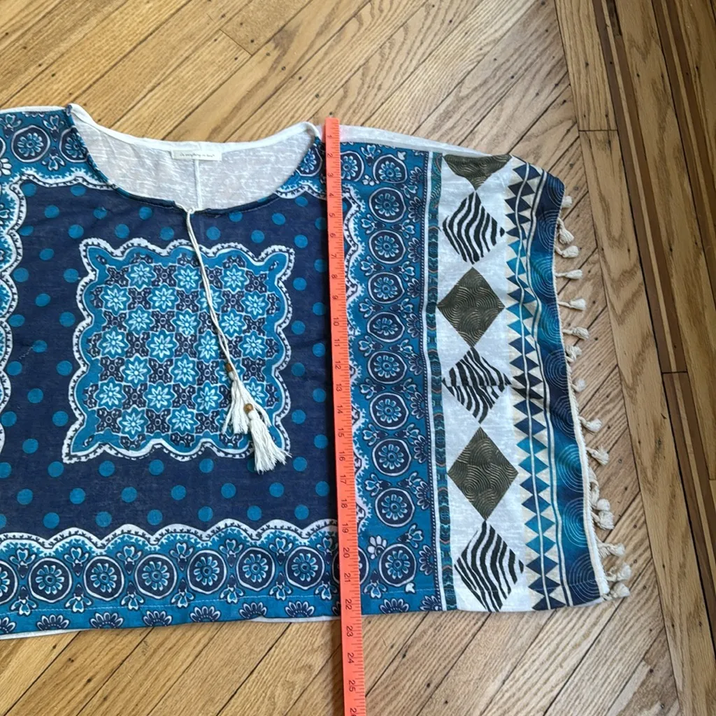 DO EVERYTHING IN LOVE Bohemian Blue and White tassle Poncho one size fit… - Image 4