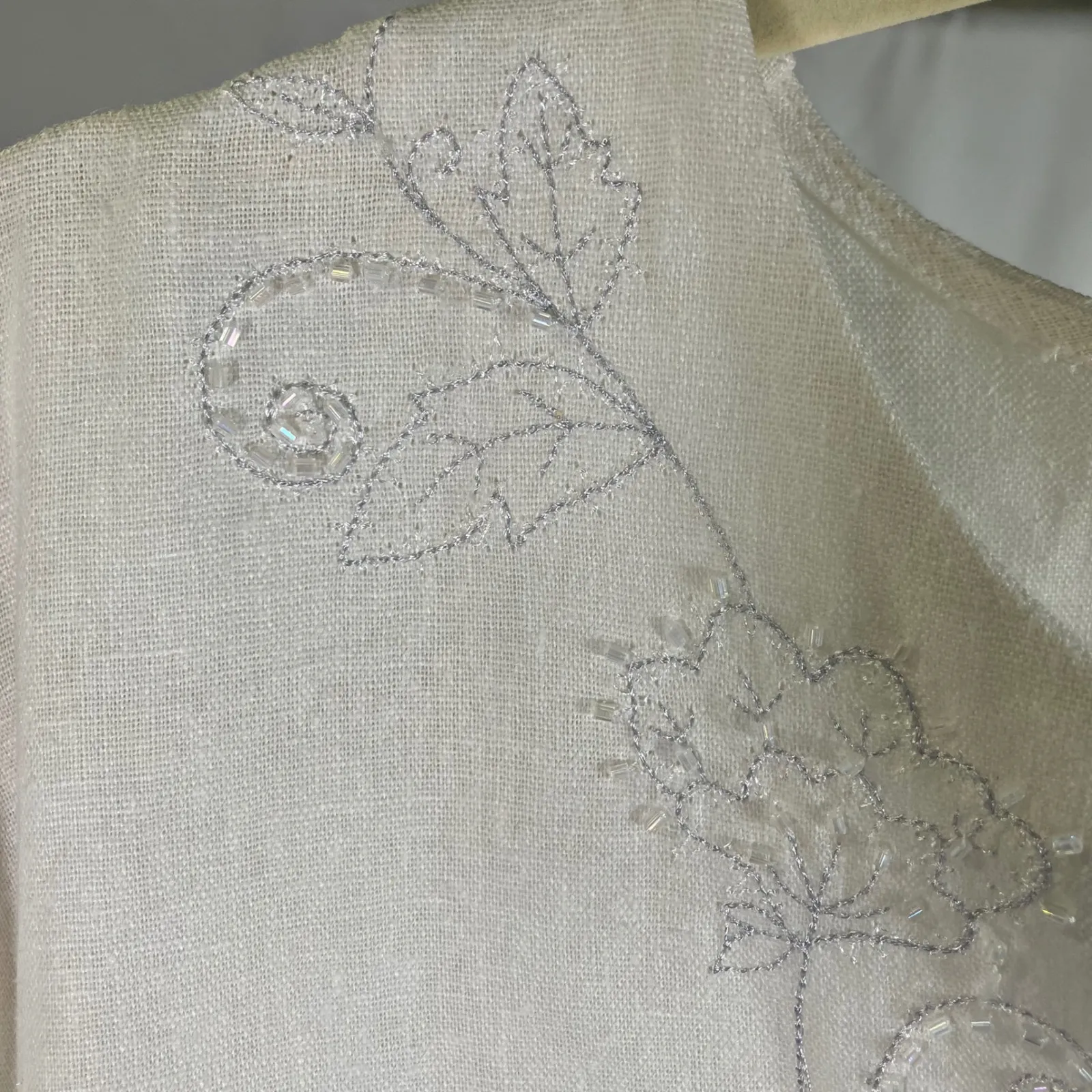 Van Heusen Womens XL Top Blouse White Linen Rayon Floral‎ Embroidered 3/4 Sleeve - Image 3