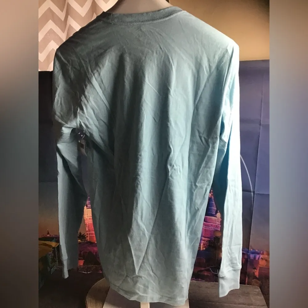 Walt Disney World long sleeve shirt size medium- NWT - Image 4