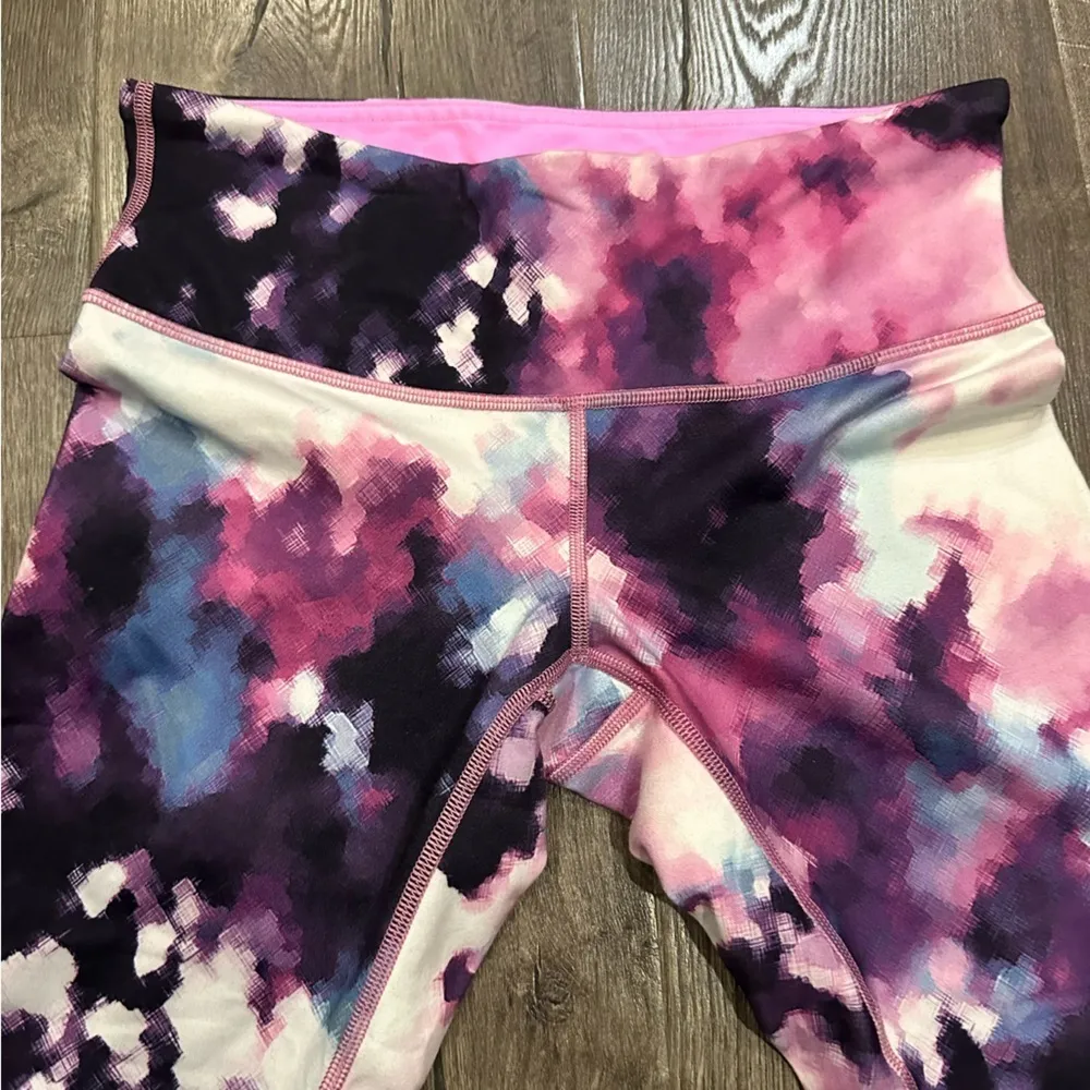 Lululemon Women's Wunder Under Crop III Blooming Pixie Multi Purple Pink Sz 6 - Image 4