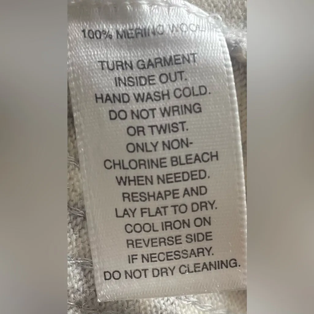 White House Black Market- Formal Gray Sequence Cardigan Size S - Image 8