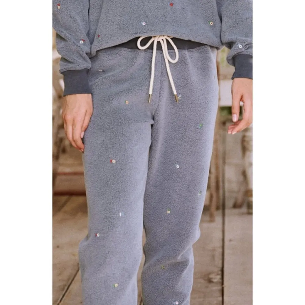 💕THE GREAT💕 Sherpa Cropped Sweatpant Vintage Navy Ditsy Floral Embroidery 2 M Blue Size M - Image 4