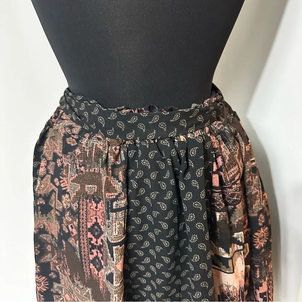 Boho Print Short Skirt in Size Large Brown - Image 5