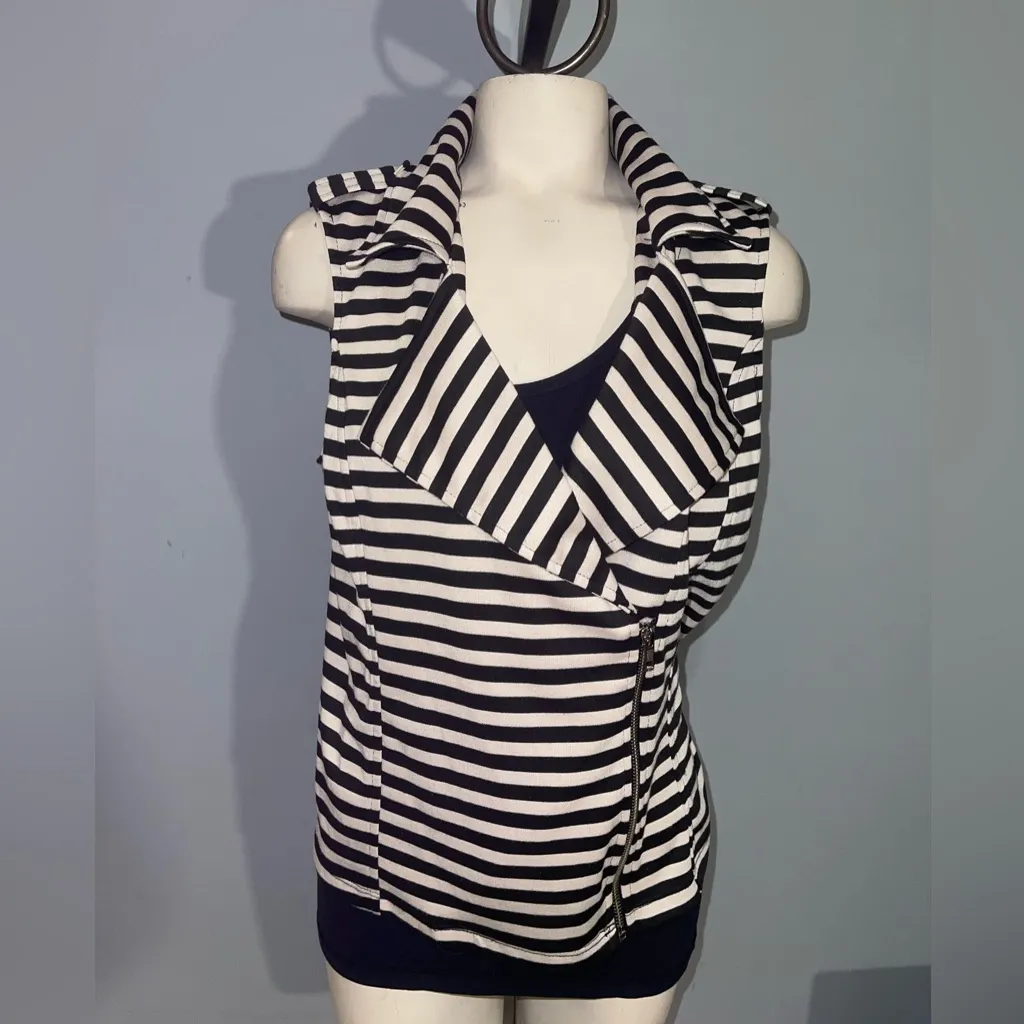 Xhilaration Vest Womens Size large Sleeveless W/ Zipper Striped cream black top - Image 4