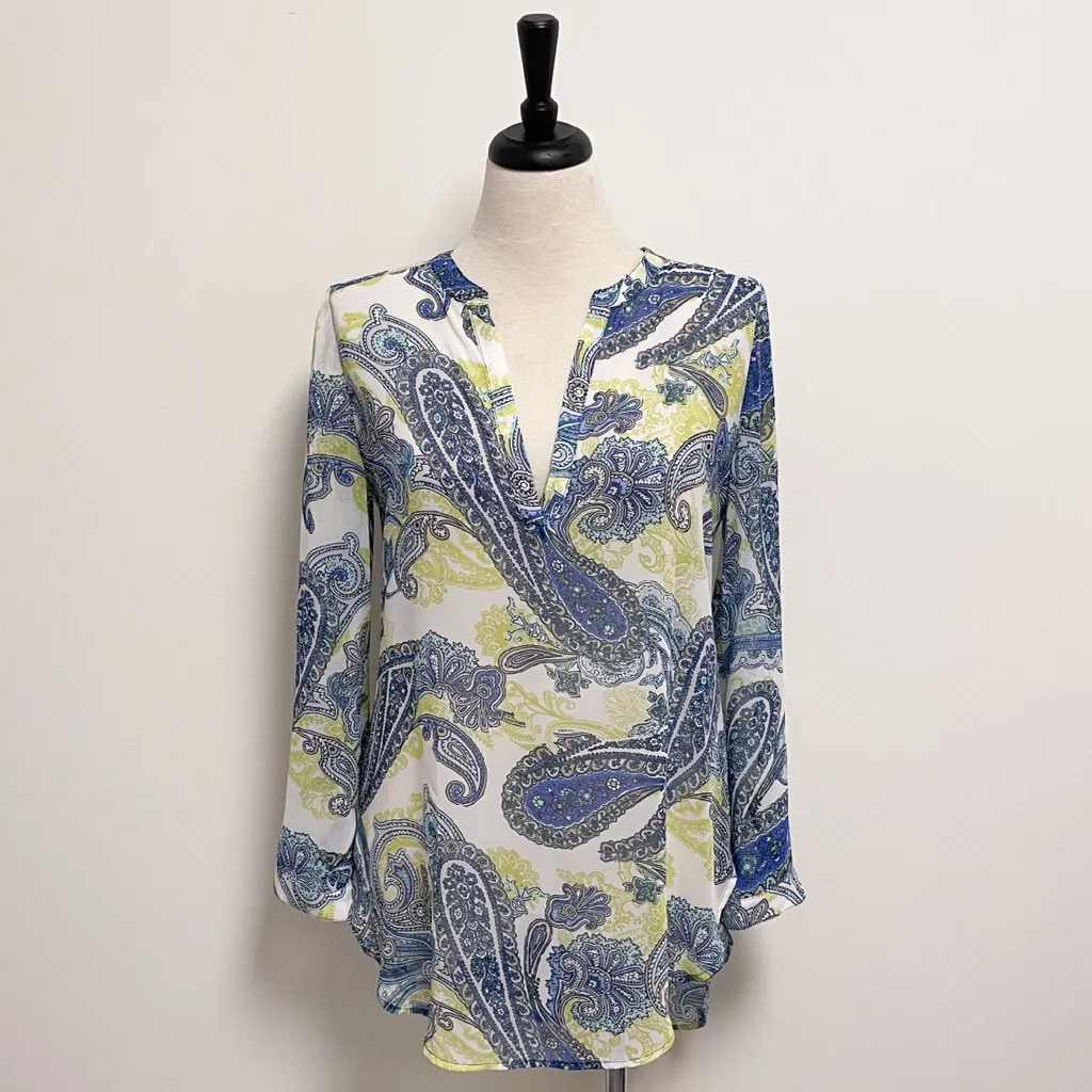 Chicos White Blue Arielle Sheer Paisley Roll Tab V Neck Tunic 0 Small Oversized - Image 2