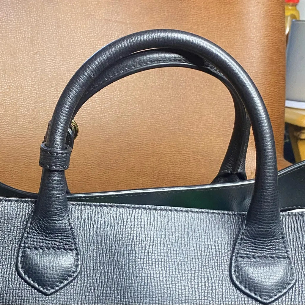 Burberry  Black Leather Banner Tote Bag with Nova Check Sides - Image 12