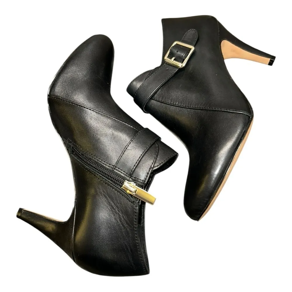 VINCE CAMUTO VONILESA Black Leather Heels Booties Women's  6.5 Boots Shoes - Image 10