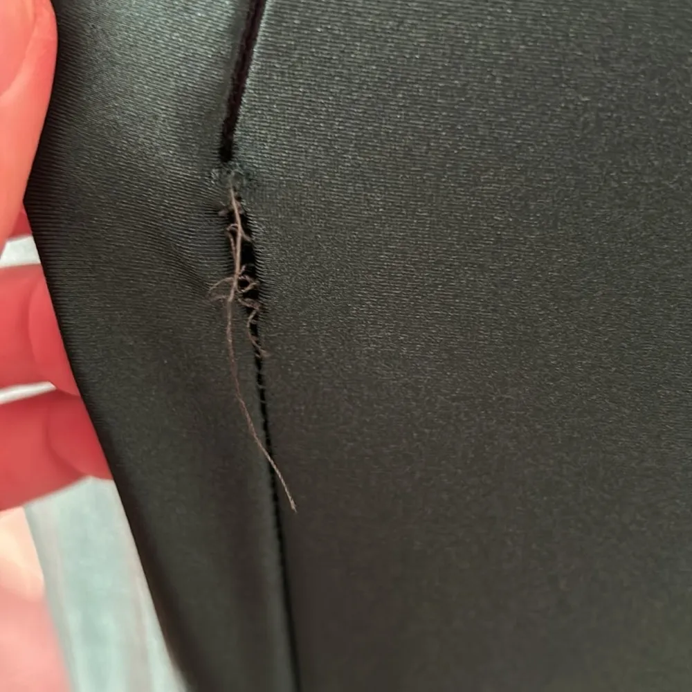 Emerald green mesh criss cross strap mermaid structured black tie gown - Image 8