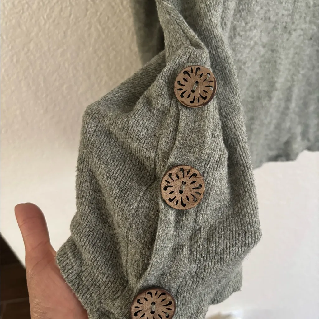 7th Ray Gray Knit Button Side Sweater - Size Large - Image 7