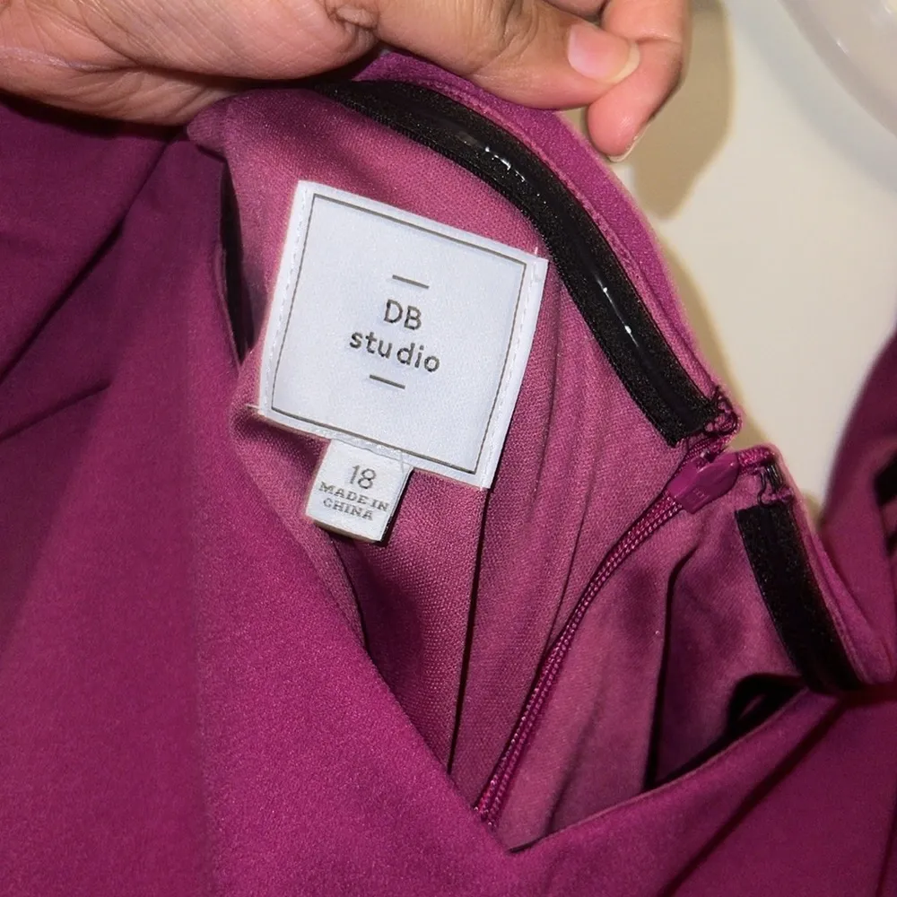 DB Studio Burgundy crepe sheath with puff sleeves Cocktail Dress size 18 NWT - Image 5