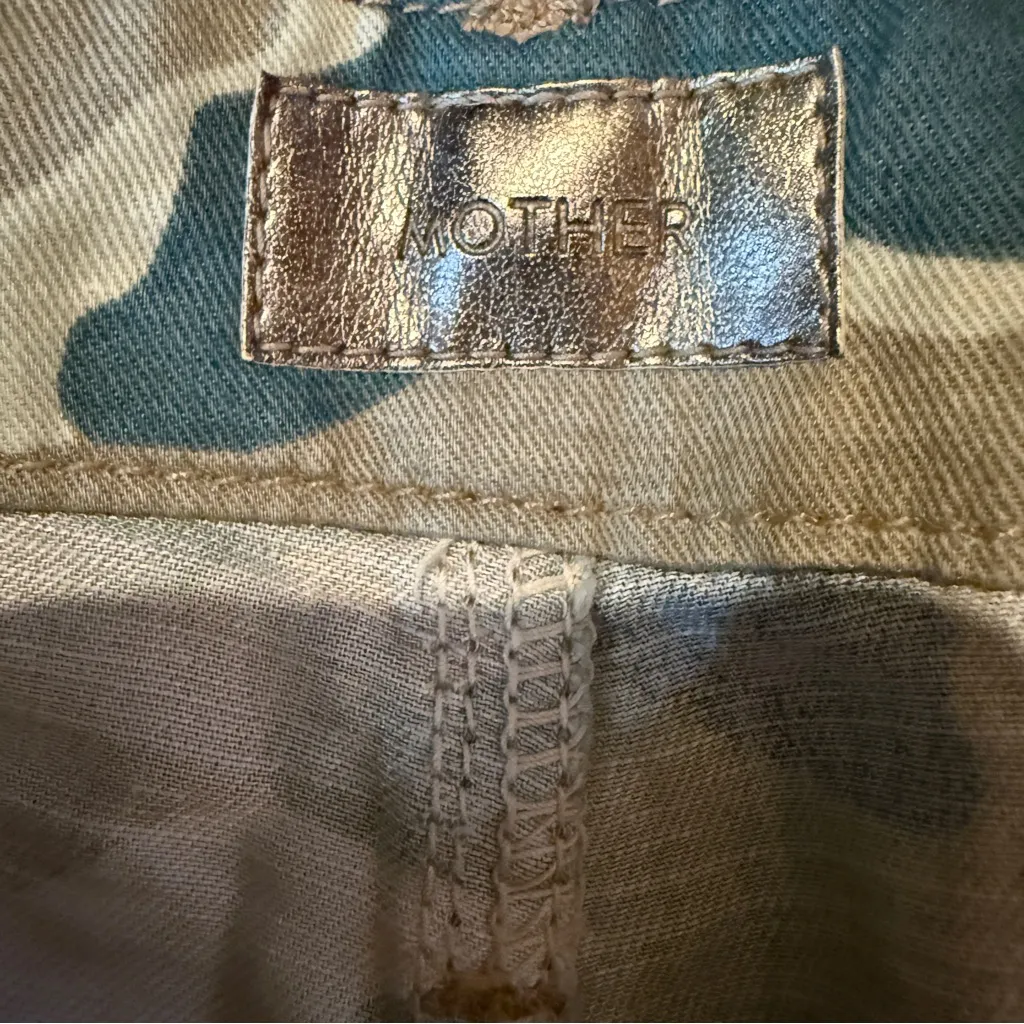 MOTHER NWT The Shaker Chop Camo Jeans Women’s Size 25 Blue Green Crop Distressed - Image 5