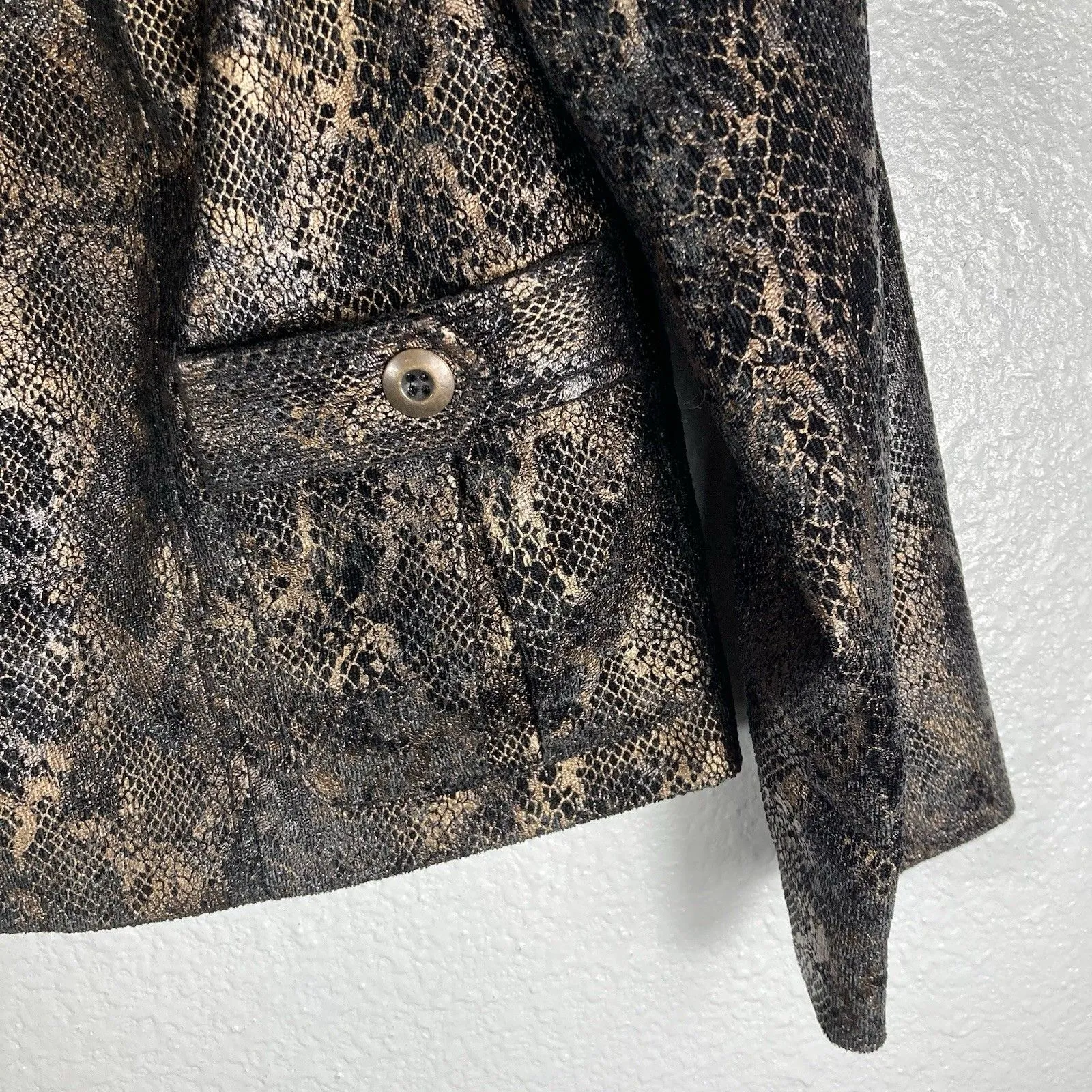 Susan Graver Metallic Snake Print Zip Jacket Size S Glam Rock Edgy Streetwear - Image 4