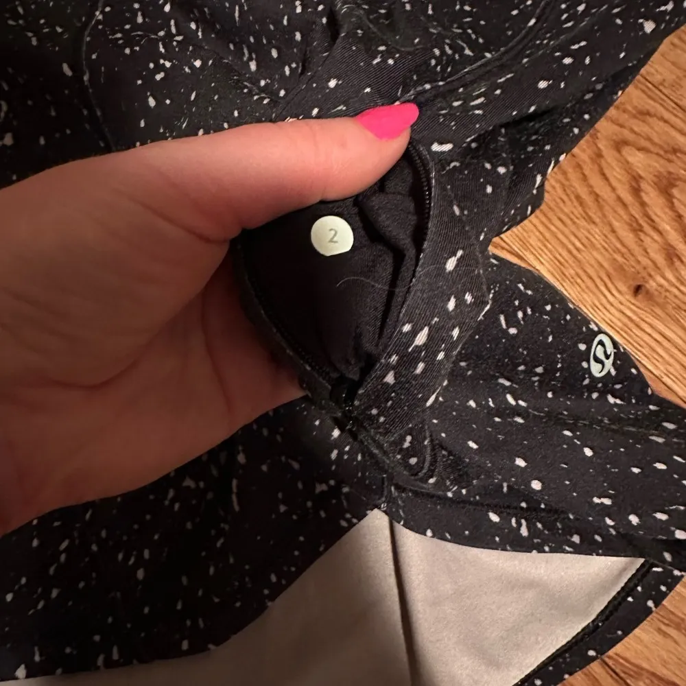 Lululemon  pullover - Image 3