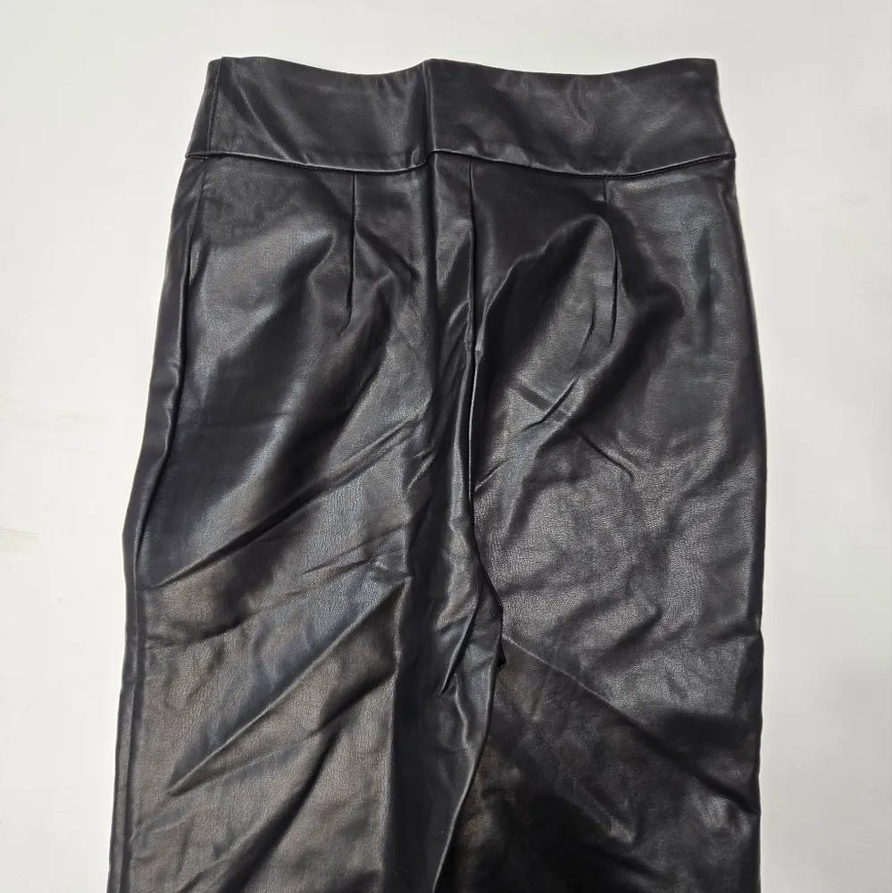 superdown  Adonia Zipper Front Pant in Black - Image 12