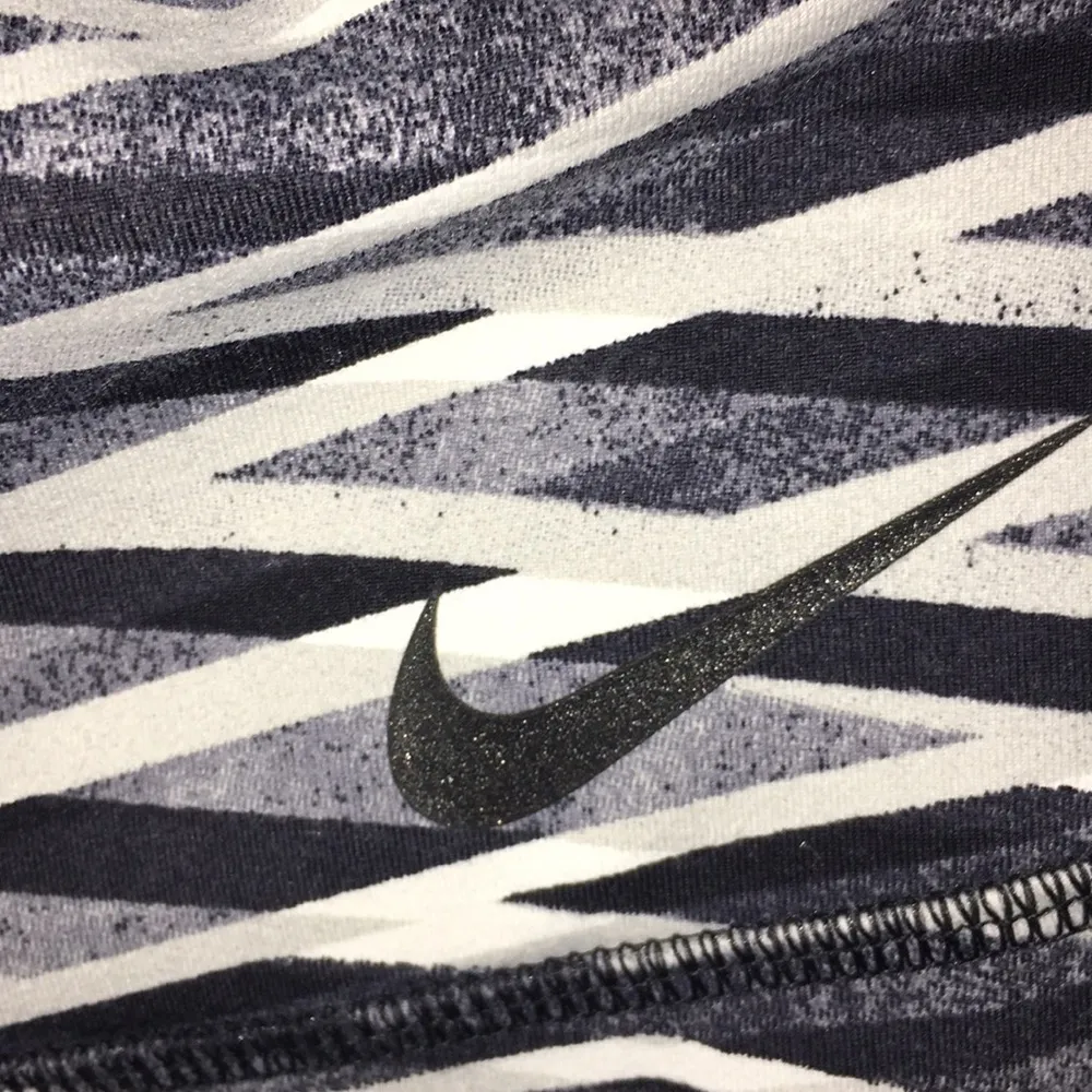 Nike Dri-fit workout leggings black white and gray yoga pants size small​​​​ - Image 8