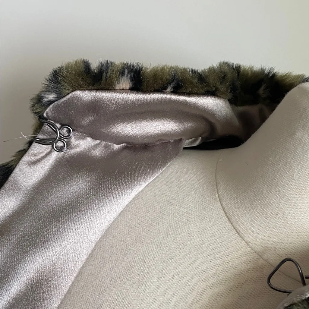 Custom Leopard Print Faux Fur Cropped Vest Jacket Womens Sz Small Army Green - Image 6