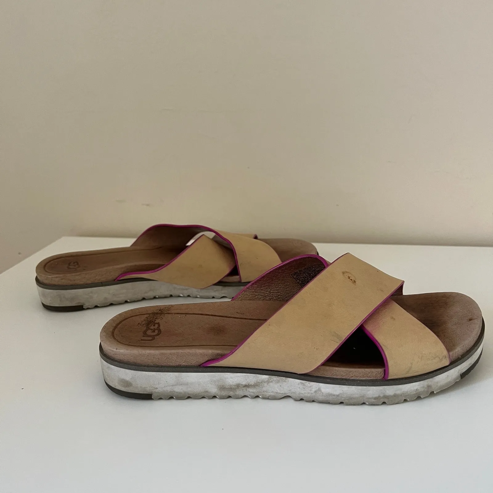 UGG Kari Leather Sandal Women's 8 US Tan - Image 4