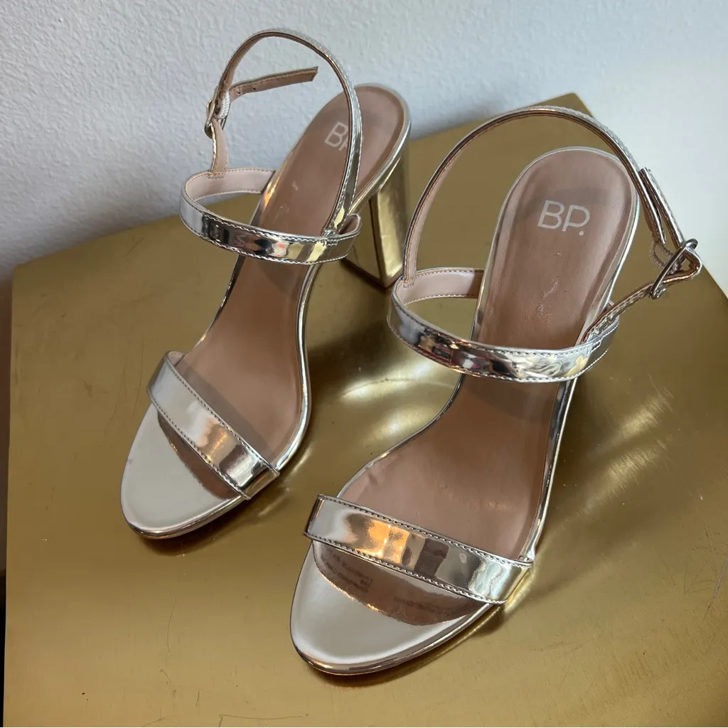 Nordstrom Silver Metallic Block Heel Sandals - Image 4