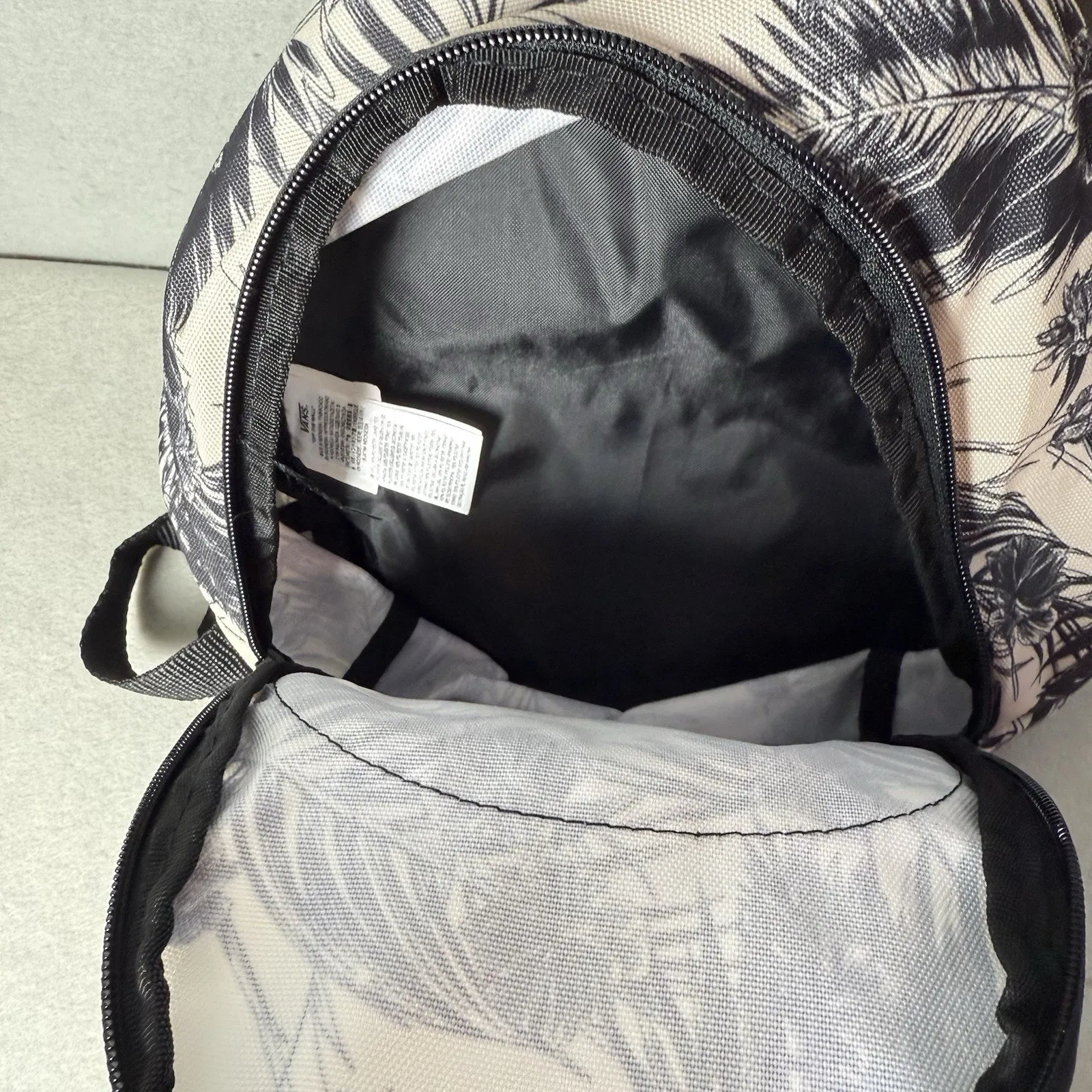 Vans Off The Wall Mini Backpack Travel Play Beach Mall Purse - Image 5