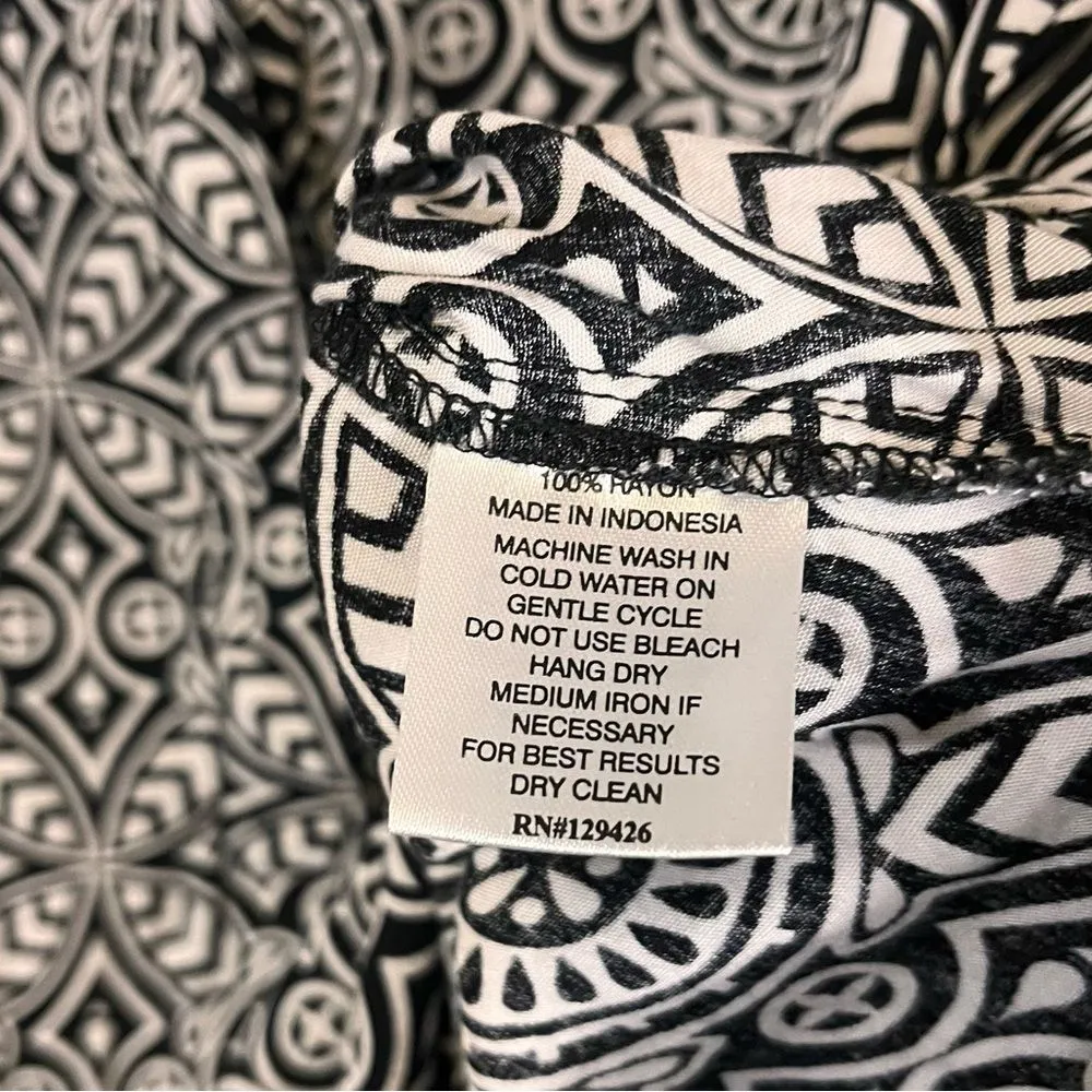 Escapada Black And White Blouse‎ Size XL - Image 7