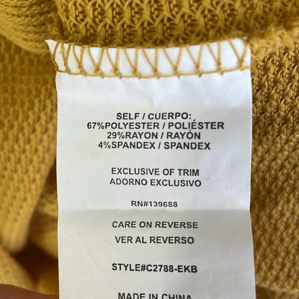 Coco + Jaimeson Button Down Crop Top - Image 5