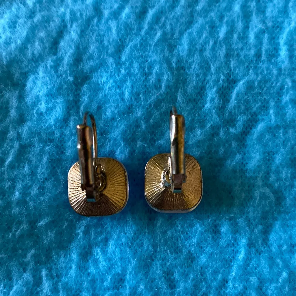 GEM STONE pink gold pierced earrings vintage lock wires garnet? glass? unmarked - Image 7