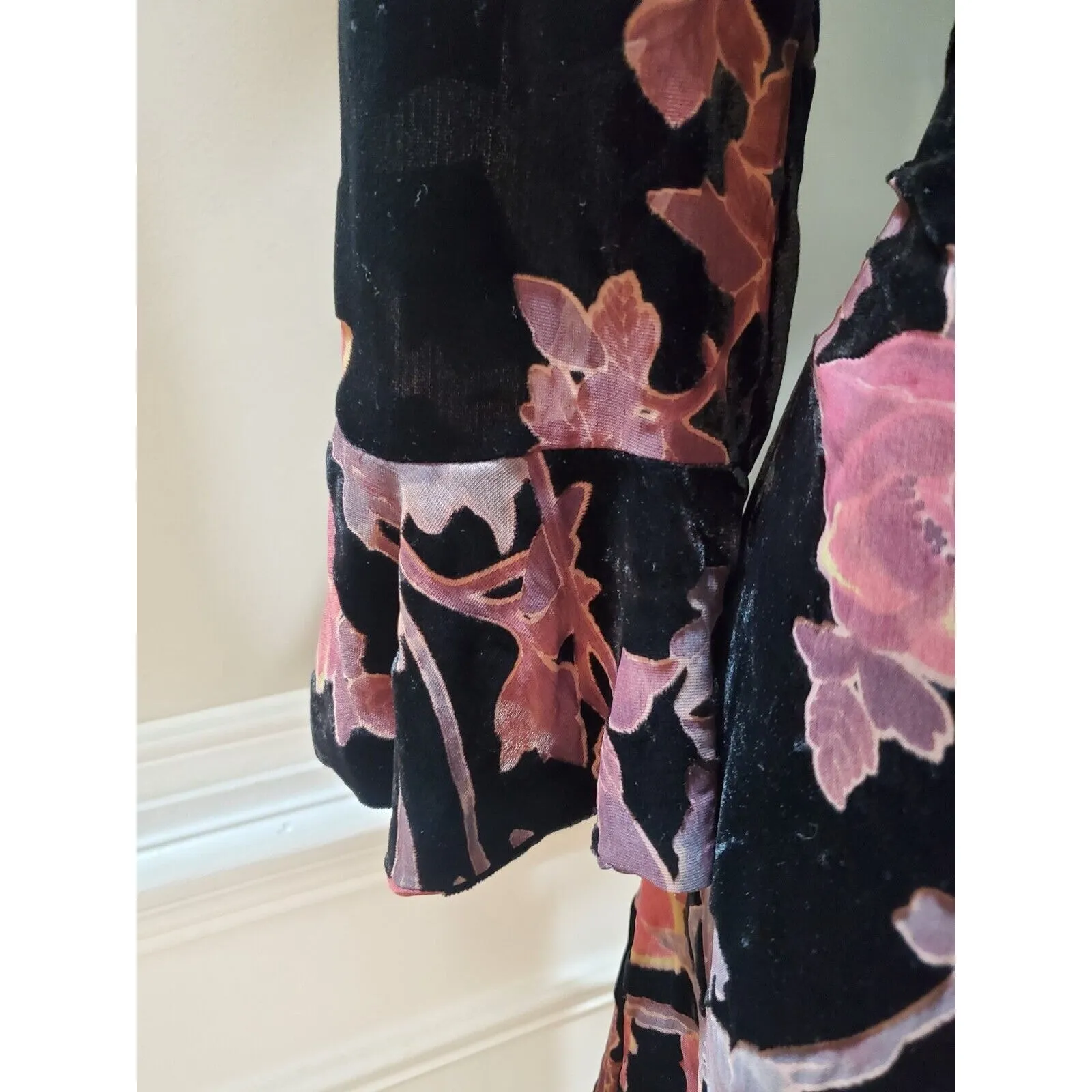 Mystree Women's Black Floral Rayon V-Neck Long Sleeve Knee Length Dress Medium - Image 11