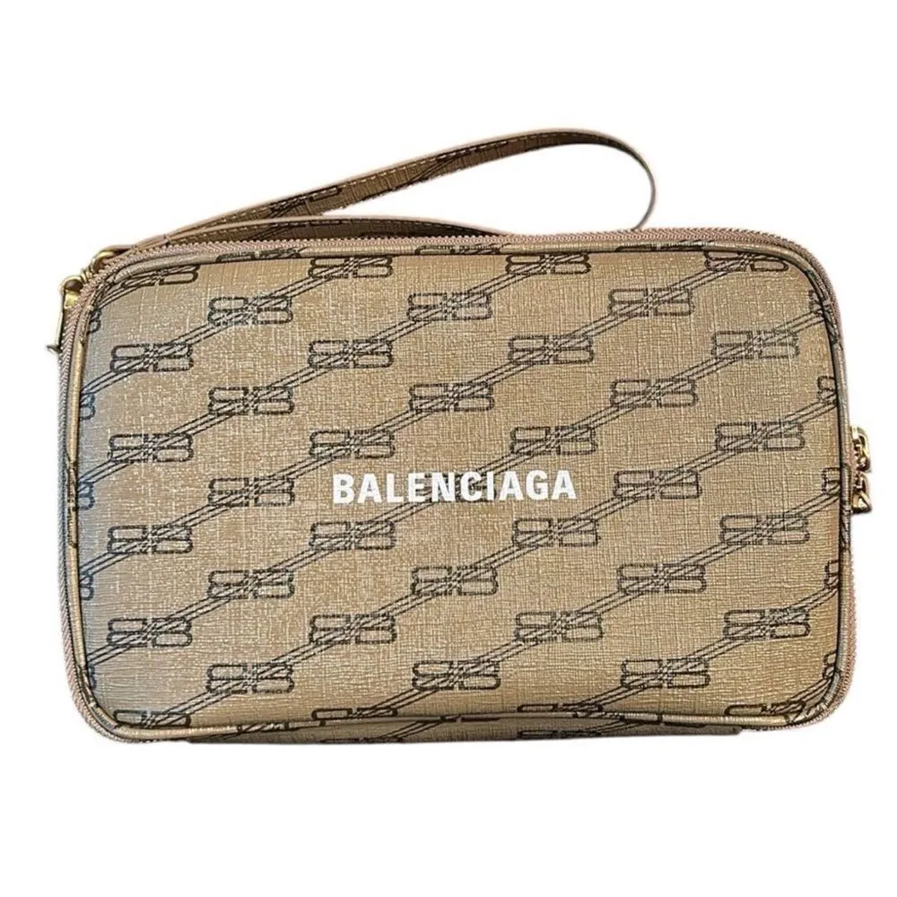 Authentic Balenciaga Signature BB Leather Pouch. - Image 3