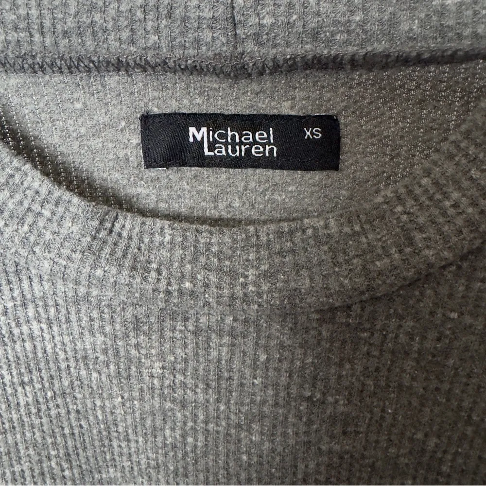 Michael Lauren XRevolve Lewiston Crop Top Gray - Image 2