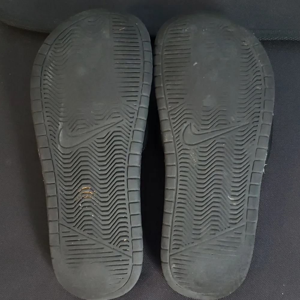 Nike  Slides - Image 2