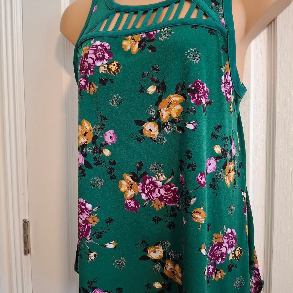 Torrid 00 Floral Green Sleeveless Top - Image 4
