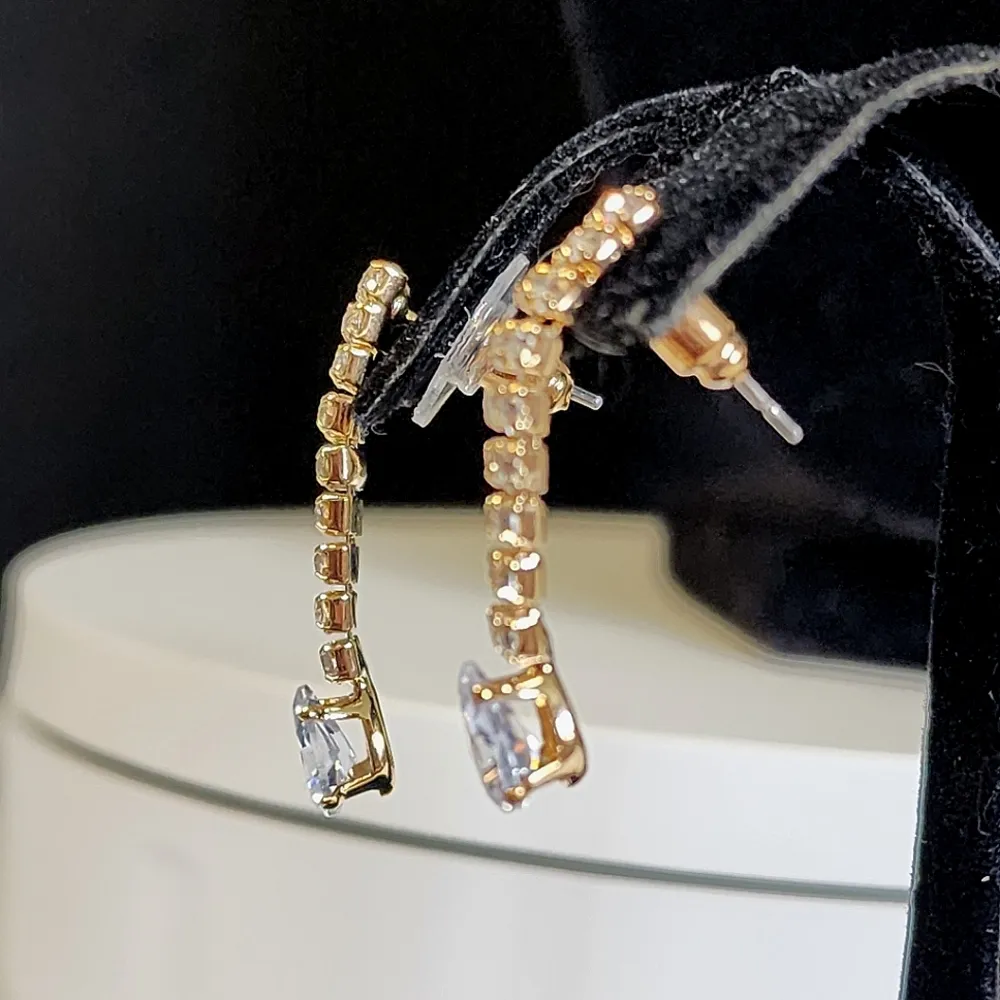 Gold and Cubic Zirconia Glam Necklace Earrings Set New - Image 6