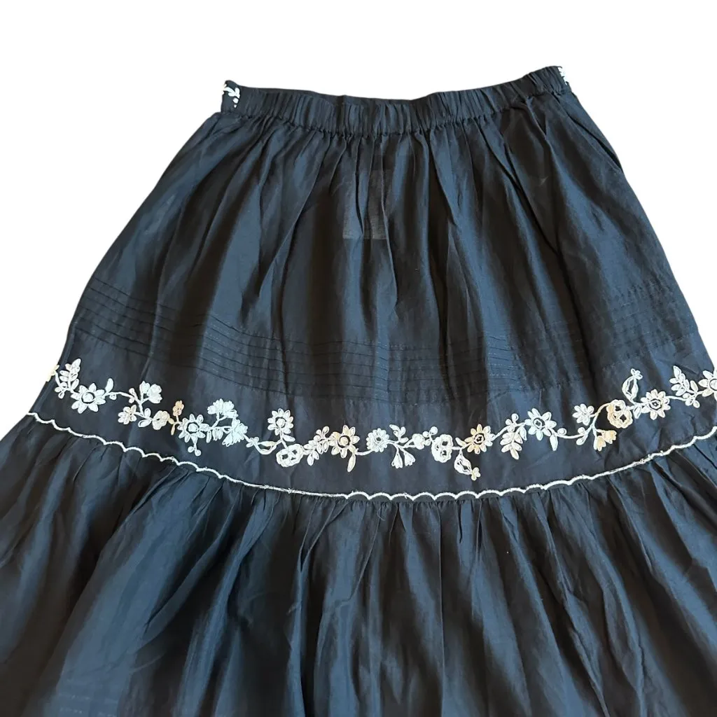 Farm Rio Embroidered Ruffle Maxi Skirt Tiered Cotton Black White Size Medium NWT - Image 10