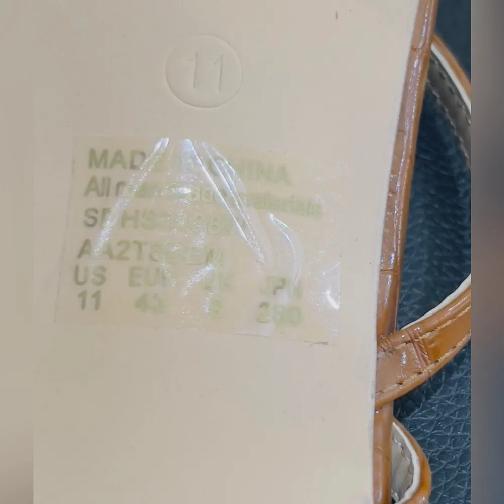 DREAM PAIRS
Square Toe Strappy Heel Sandals size 11 new - Image 12