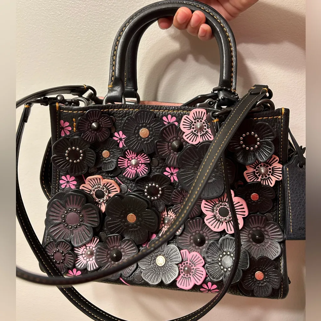 COACH 1941 Rogue 25 with Tea Rose Applique Black Pink Pebble Leather 87065 - Image 3