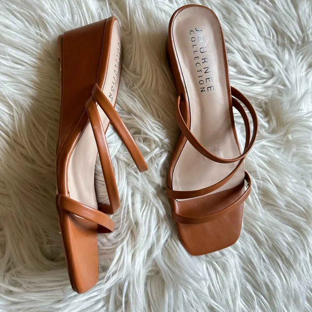 Journee Collection Takarah strappy wedge slides - Image 3