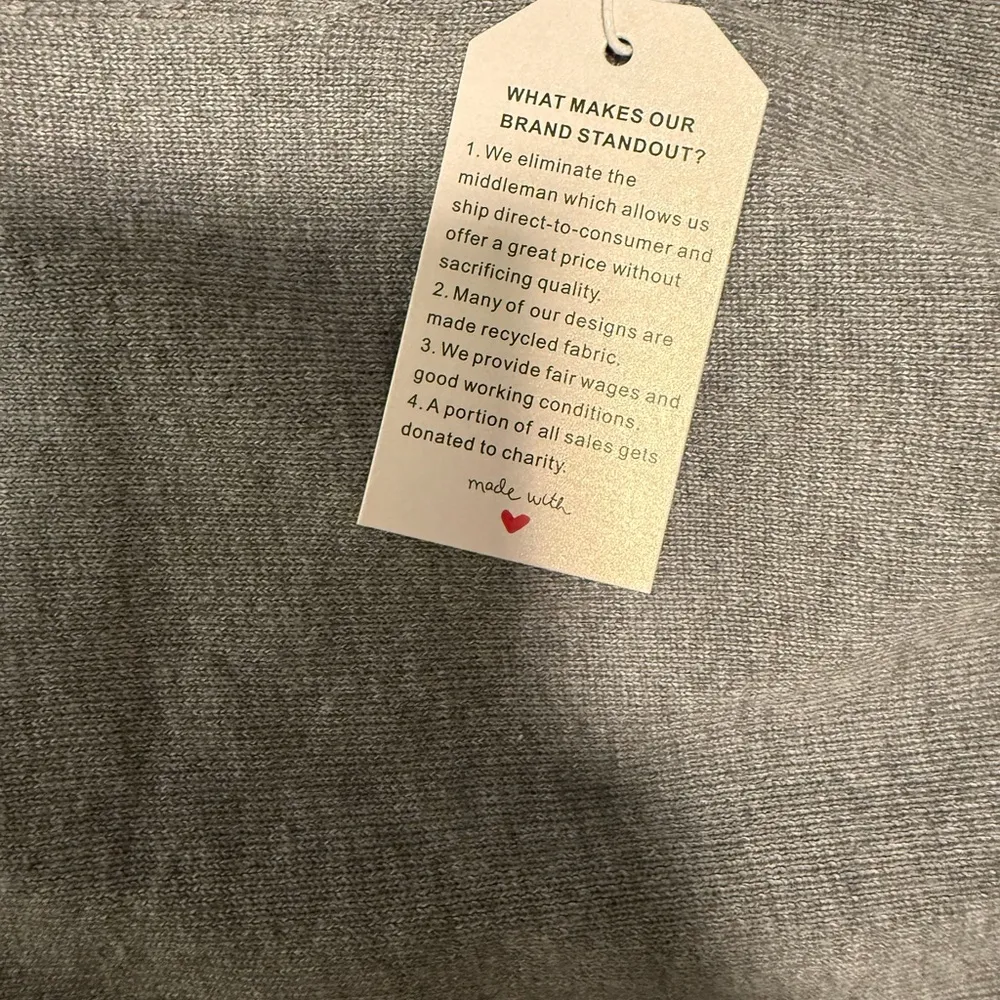 Gray Cropped Sweater and Pant Set Medium - Image 7