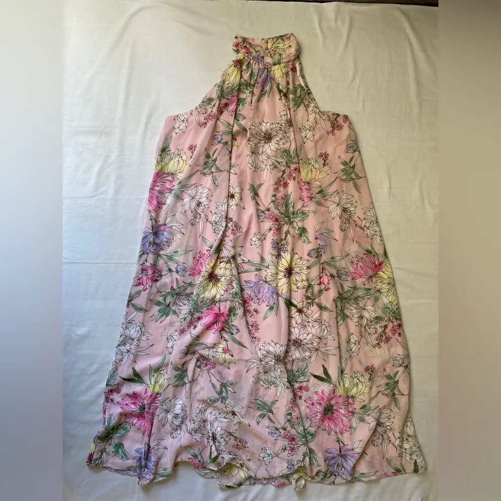 Calf-length A-line‎ dress in pink chiffon with a floral printed pattern. Size 12 - Image 5