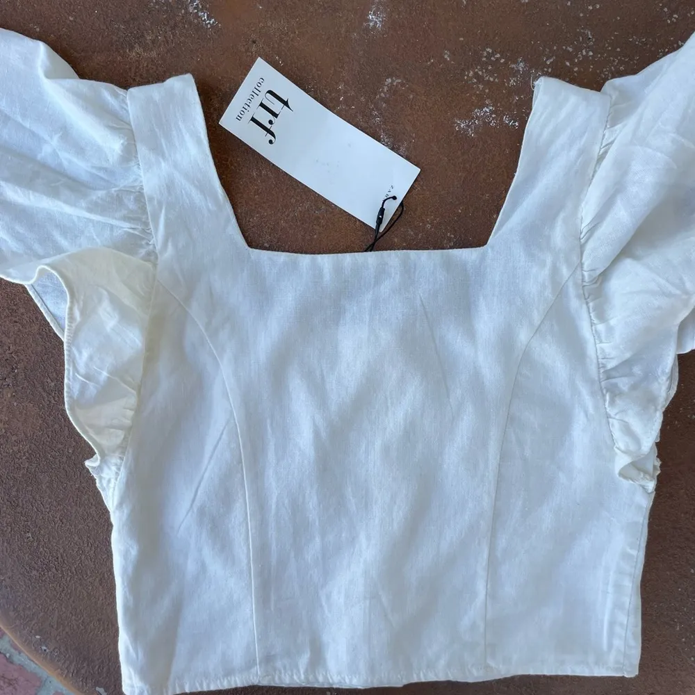 NWT  cropped blouse - Image 2