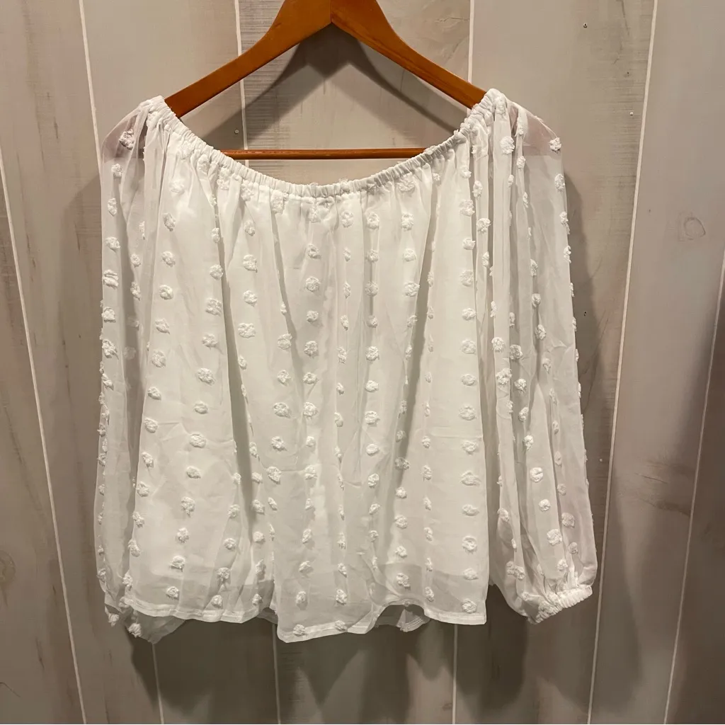 Cute NWT white semi sheer polka dot on or off the shoulder flowy top angel fairy Size M - Image 4