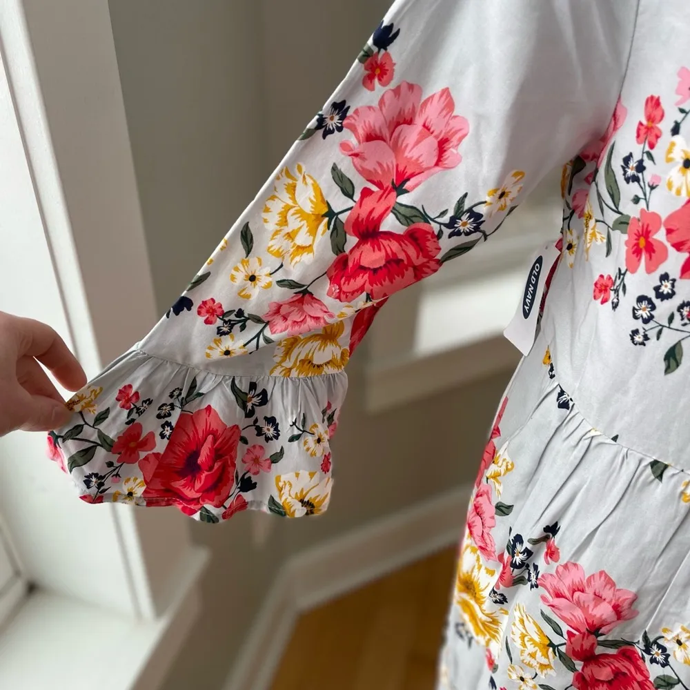 Old Navy Powder Blue Red Floral Flare Sleeve Shift Dress Sz S NWT - Image 6
