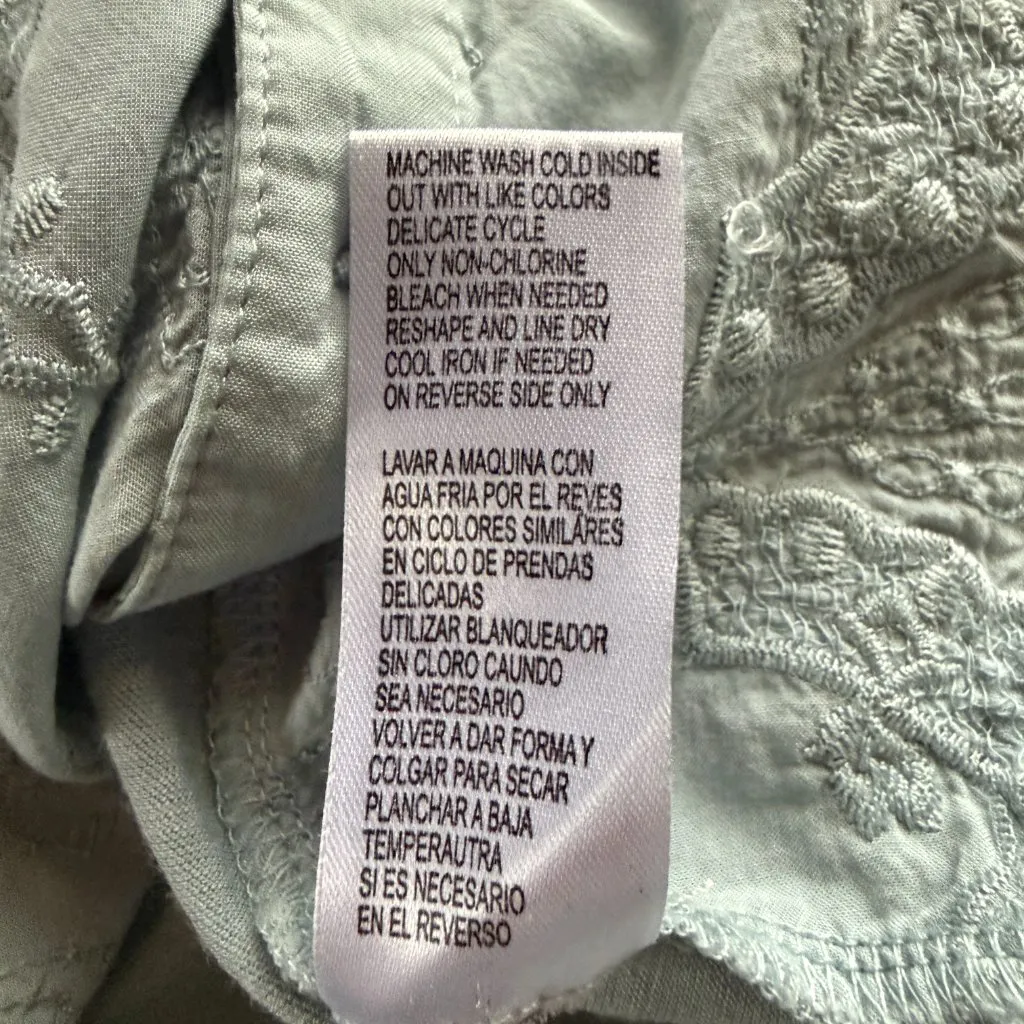 Democracy women's 3/4 sleeve button down v-neck embroidered top size medium - Image 13